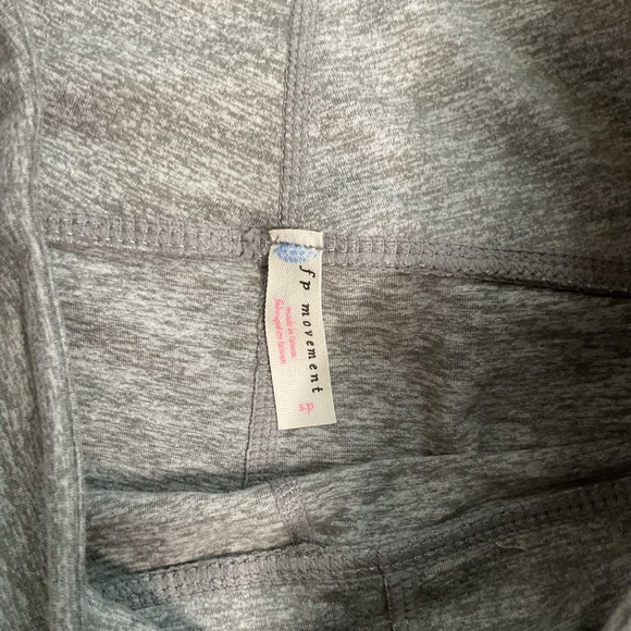FREE PEOPLE MOVEMENT Cropped Leggings Heather Gray Cutout Activewear Workout S - Picture 7 of 11
